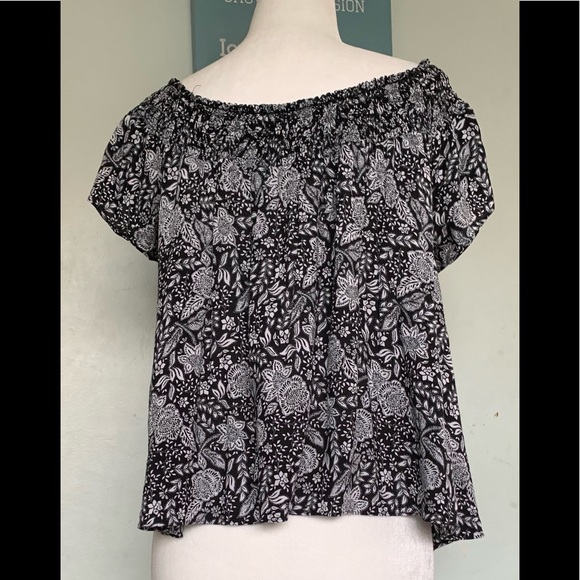 Aritzia Talula Off Shoulder Cabrini Blouse - Picture 4 of 8